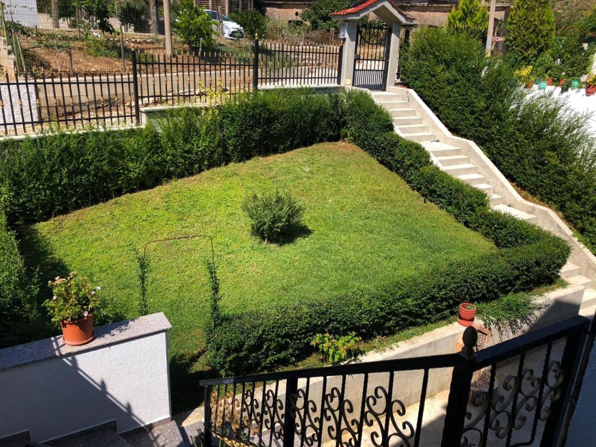 River Escape Villa - Private Beach, Scenic View & Bbq Τεπελένι Εξωτερικό φωτογραφία